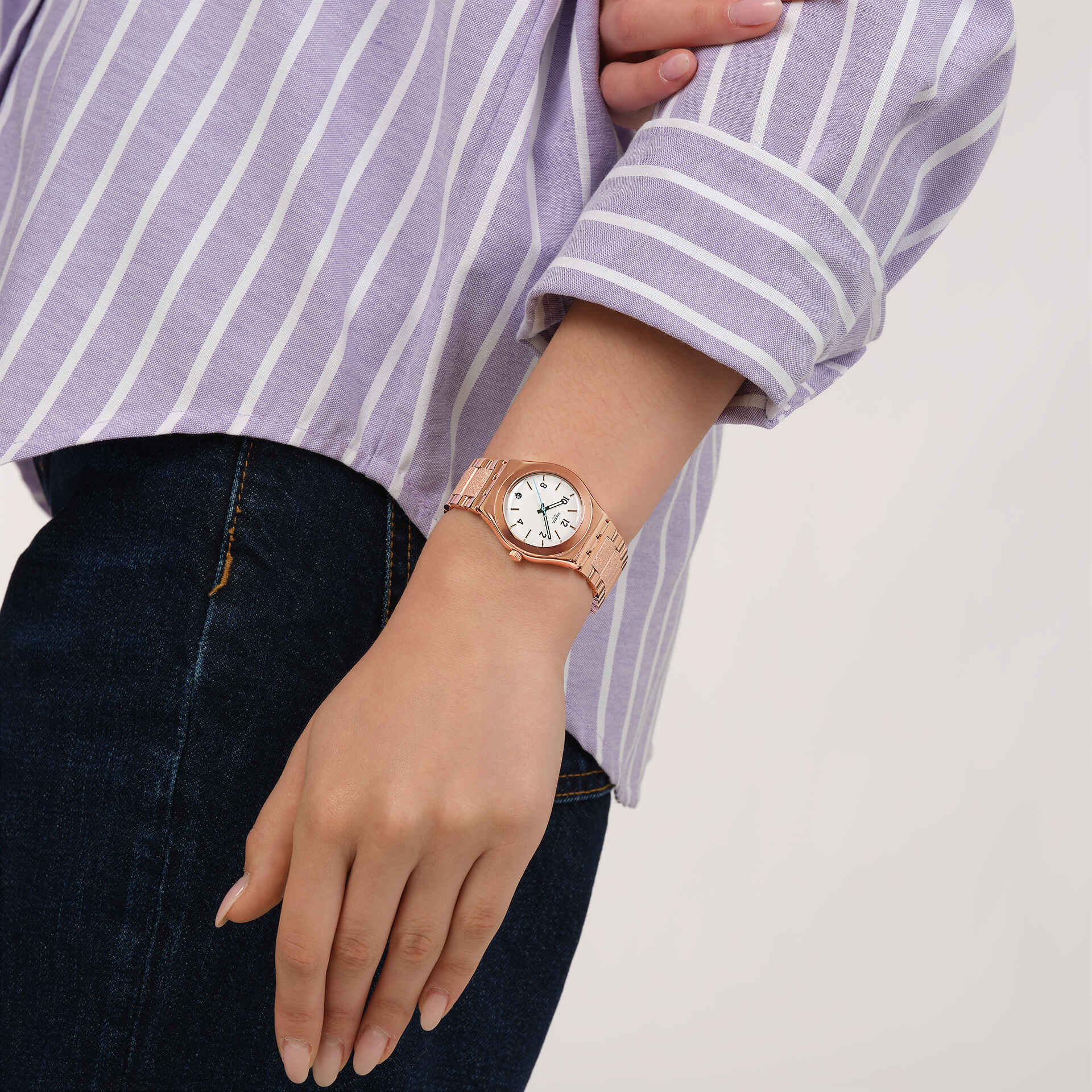 "ESSENCE OF ROSE" Gallery Image #1